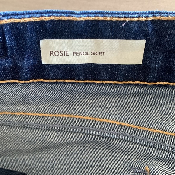 KUT Rosie Pencil Skirt Denim Blue Skirt Sz 8 Excellent Condition - Picture 4 of 12